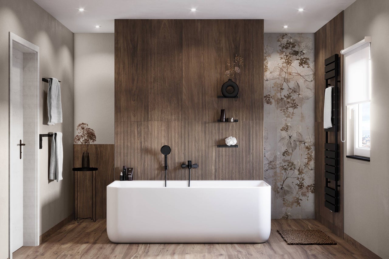 Modernes Badezimmer mit freistehender Badewanne, Holzverkleidung und floralem Wanddesign für eine entspannende Atmosphäre