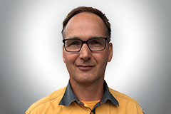 Porträt eines Mannes mit Brille