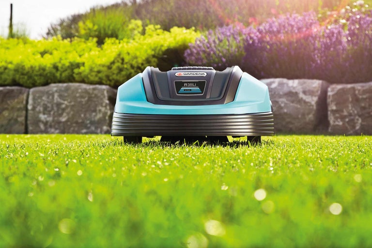 Gardena Mähroboter im Garten
