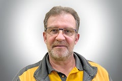 Porträt eines Mannes mit Brille