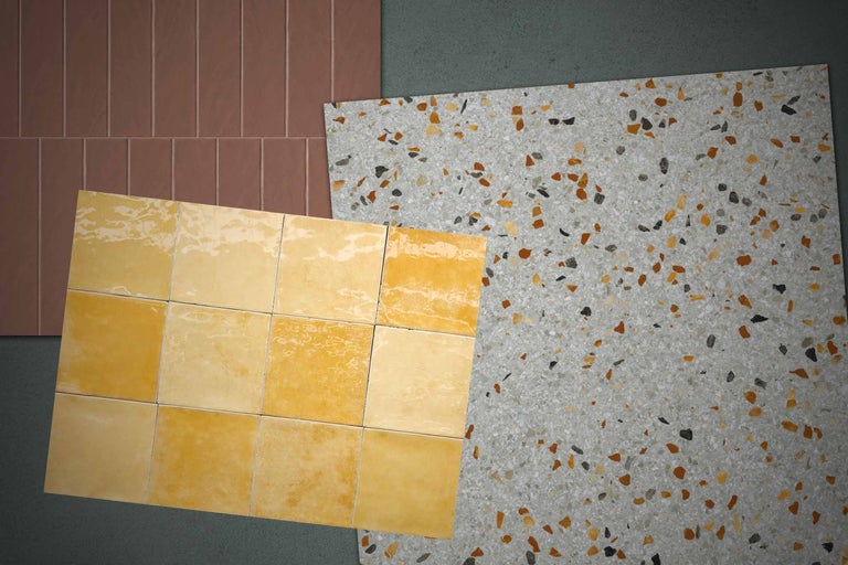 Auswahl an Fliesen: Terrazzo-Muster, gelbe quadratische Glanzfliesen und rotbraune rechteckige Wandfliesen.