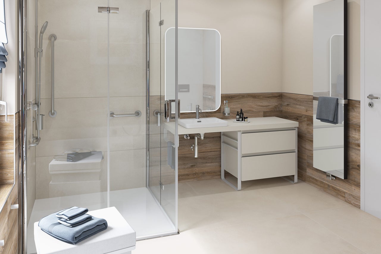 Modernes Badezimmer mit Dusche, Waschbeckenunterschrank und Spiegel