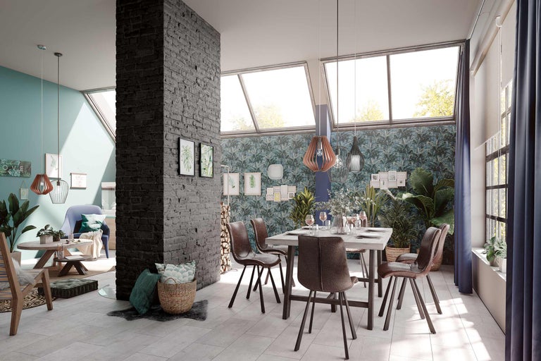 Heller Essbereich mit Esstisch, Stühlen, dekorativer Ziegelwand und großen Fenstern.