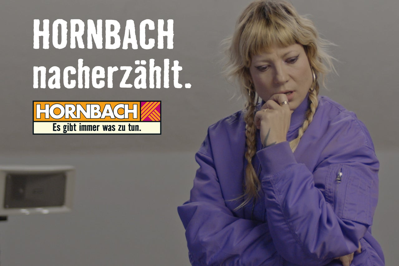 Hornbach erzählt. Frau mit Zöpfen und Jacke. Hornbach Logo