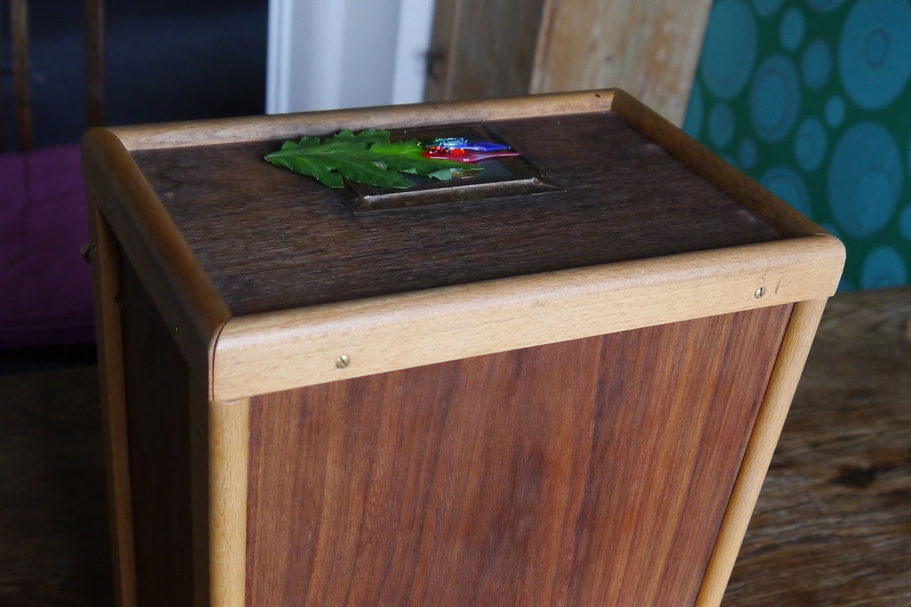 Holzbox mit Dekor
