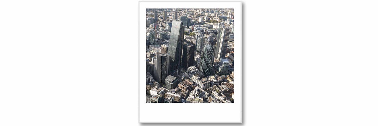 Gerahmtes Wandbild mit Luftaufnahme der Londoner Skyline