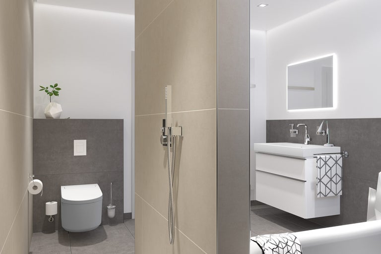 Helles Badezimmer mit Toilette, Waschbeckenunterschrank und Dusche