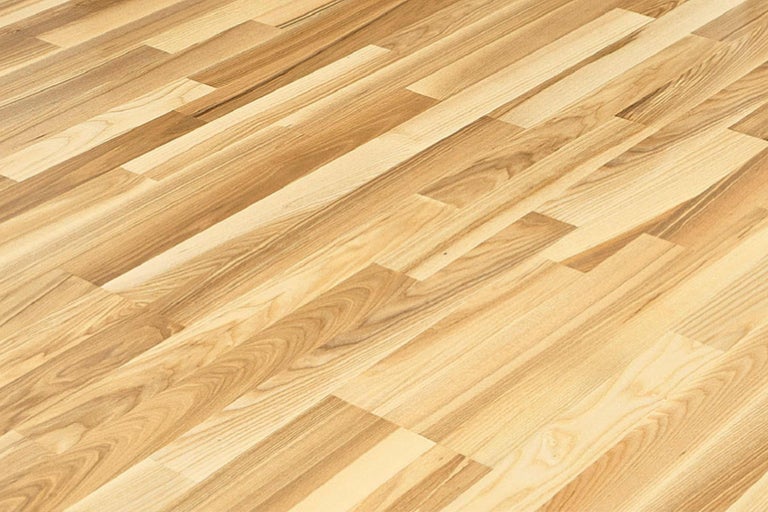 Holzfußboden aus Eichenparkett