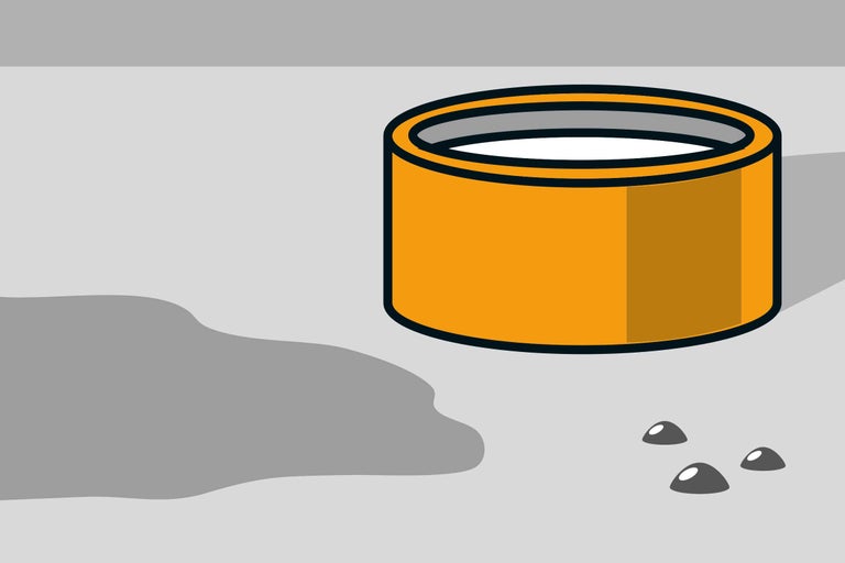 Farbeimer mit Farbfleck