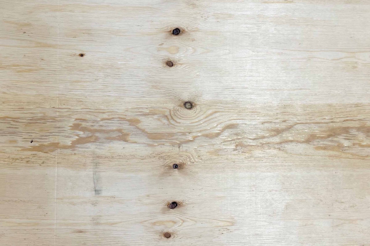 Holzplatte mit Astlöchern