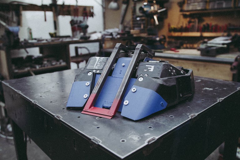 Roboter für Roboterkampf auf Werkstatttisch