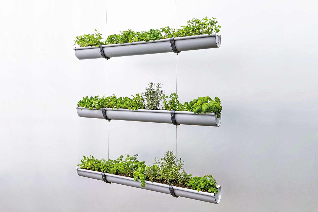 Hängendes Kräuterregal mit drei Etagen für den Garten