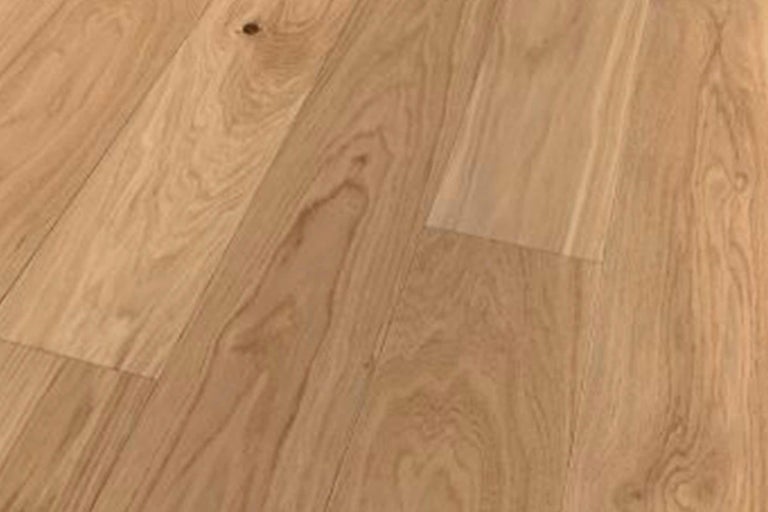 Verlegte Holzboden-Dielen