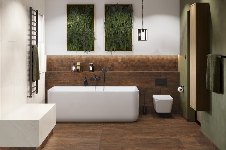 Modernes Badezimmer mit freistehender Badewanne, Wandtoilette, braunen Fliesen in Holzoptik und vertikalem Handtuchheizkörper.