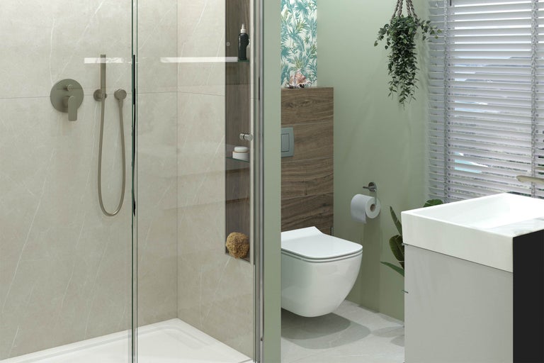 Helles Badezimmer mit Dusche, Toilette und Waschbecken