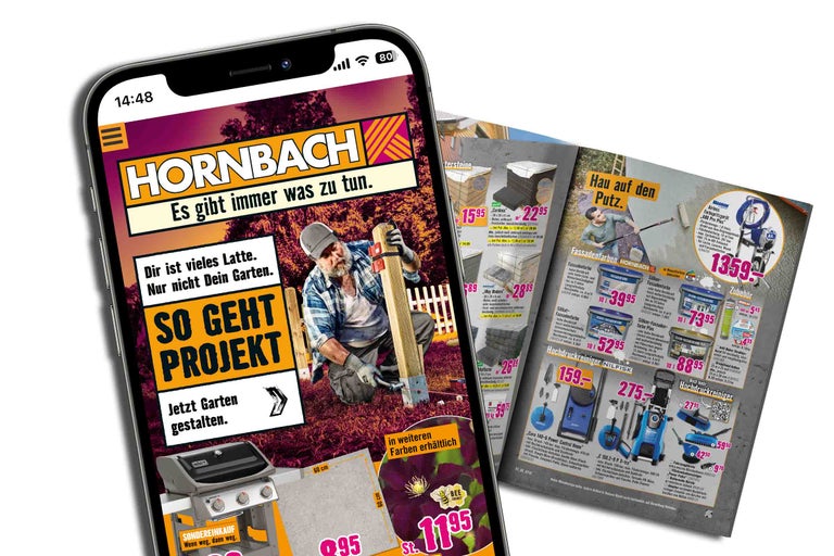 Darstellung eines Smartphones mit der Hornbach Webseite und Hornbach Werbeprospekten mit Angeboten zu Gartenprojekten, Fassadenfarben und Reinigungsgeräten