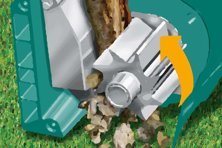 Nahaufnahme einer Gartenhäckslers in Aktion