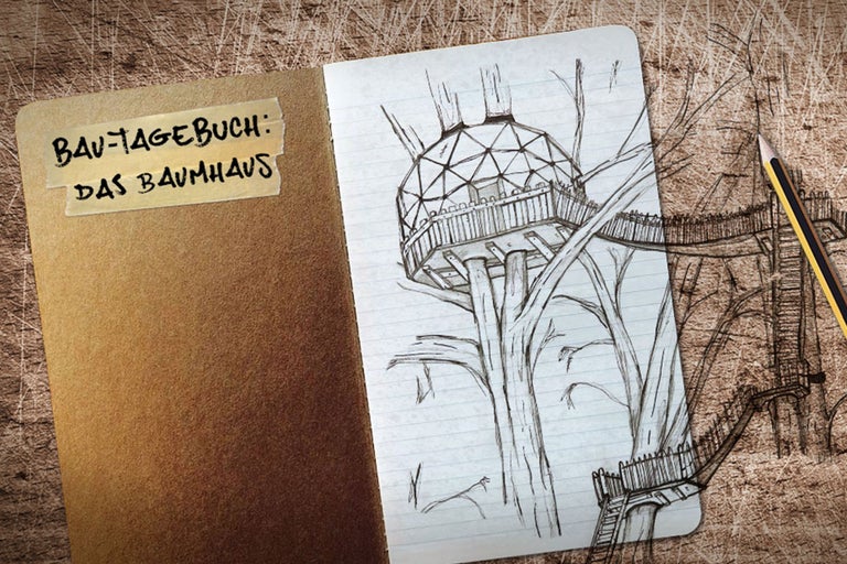 Skizze eines Baumhauses in einem Notizbuch mit Bleistift