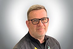 Porträt eines Mannes mit Brille