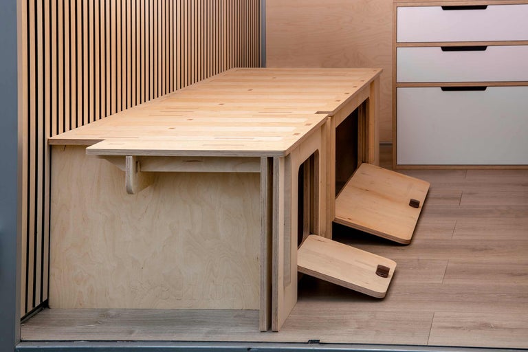Bettgestell aus Holz mit Stauraum für den Innenausbau