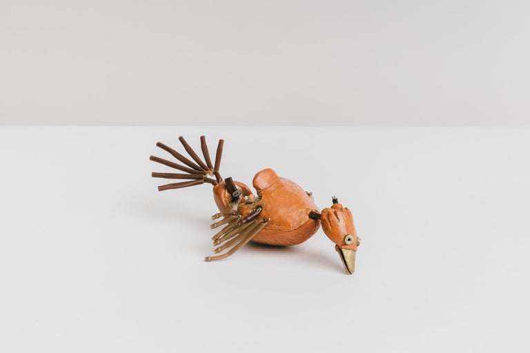 Dekorative Vogel-Skulptur aus Ton und Metall