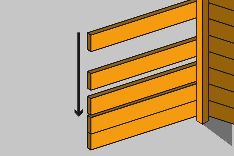 Darstellung einer Zaunmontage mit Nut- und Federbrettern und Montageanleitung durch einen Pfeil.