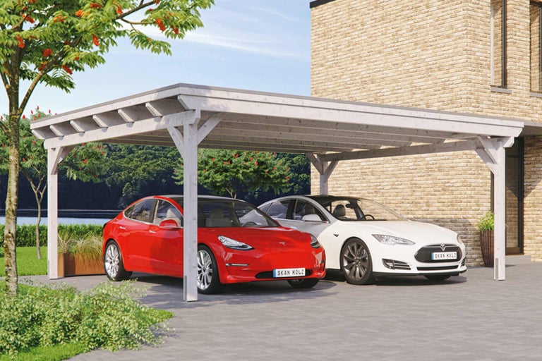 Offener Carport aus Holz mit zwei geparkten Autos