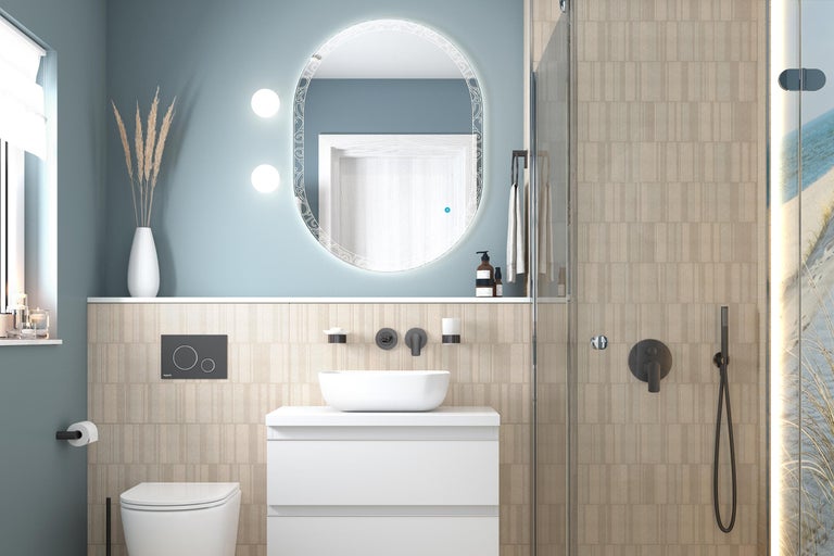 Helles, organisiertes Badezimmer mit weißem Waschtisch, Aufsatzbecken, schwarzer Wandarmatur, ovalem Leuchtspiegel und begehbarer Glasdusche.