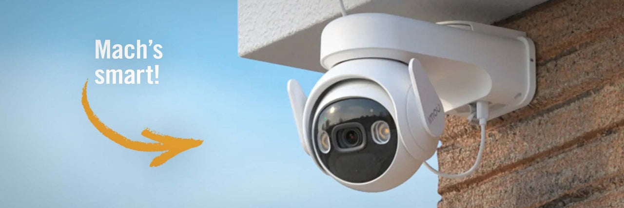 Überwachungskamera mit Solarpanel zur Stromversorgung