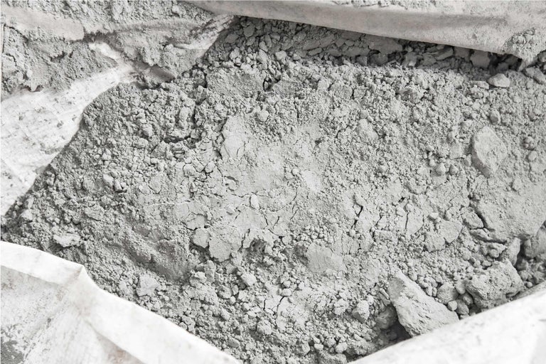 Nahaufnahme von Zementpulver in einem Sack