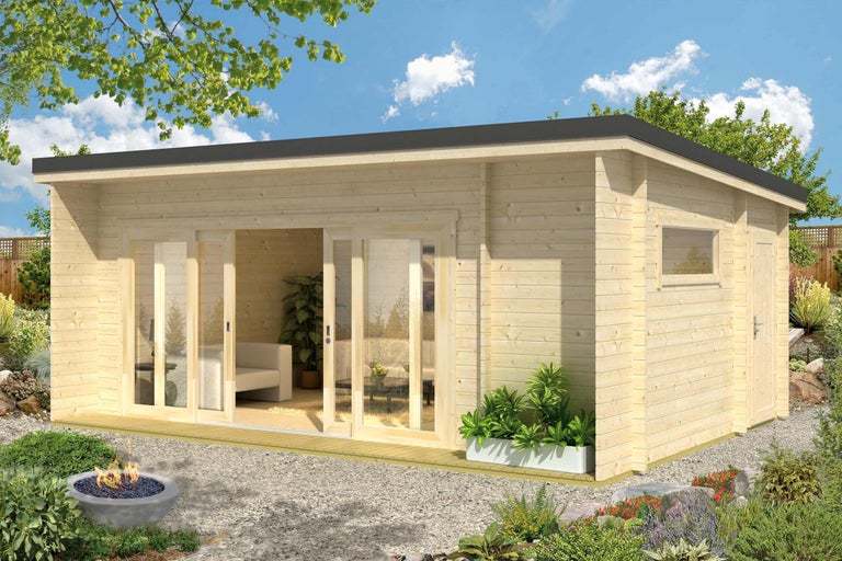 Holzgartenhaus mit Schiebetür und Feuerstelle im Garten