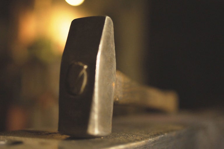 Hammer mit Holzgriff