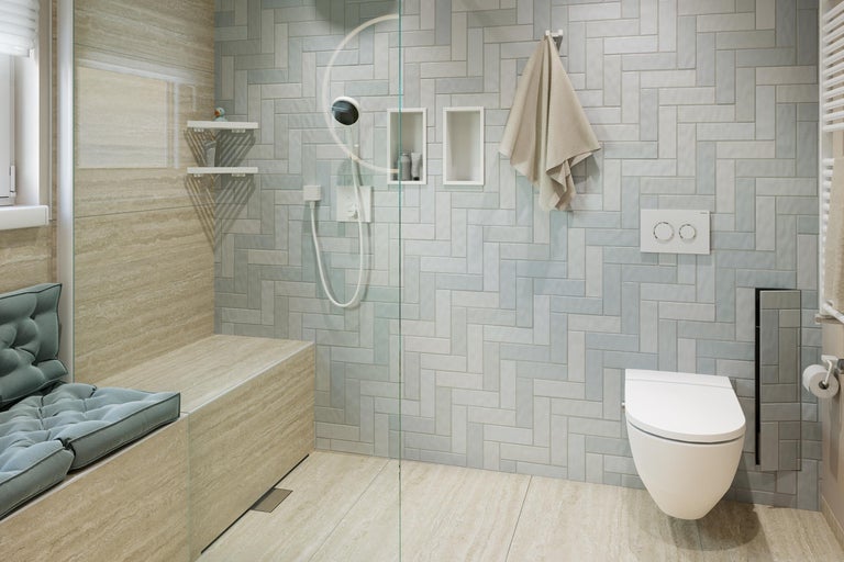 Modernes Badezimmer mit Dusche, Toilette und Sitzbank