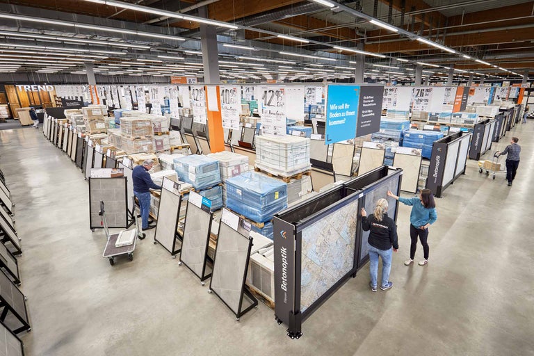Übersichtsbild eines Hornbach Marktes mit Fliesenauswahl
