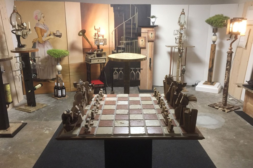 Ein Schachspiel nach Steffens Regeln: Aus Holz und Fliesenresten Ein Schachspiel nach Steffens Regeln: Aus Holz und Fliesenresten