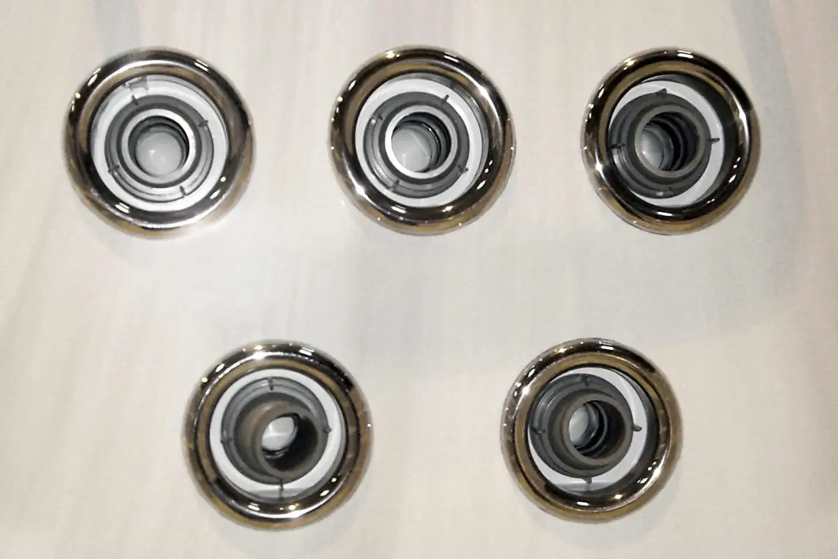 Fünf runde Düsen für Whirlpools