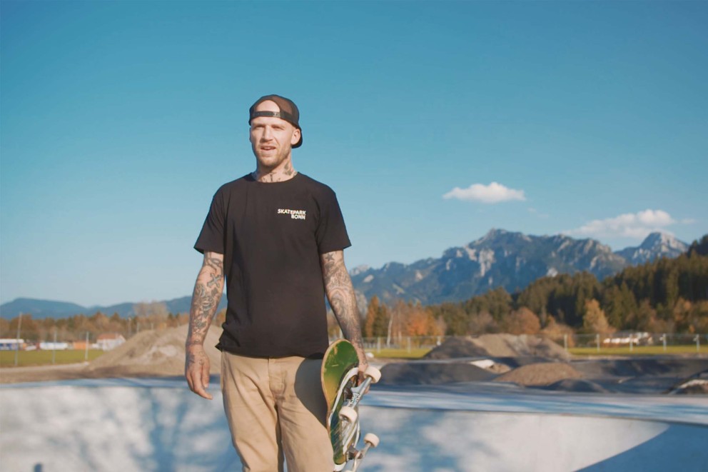 Hannes aus Hamburg baut Betonwelten für Skater. Hannes aus Hamburg baut Betonwelten für Skater.