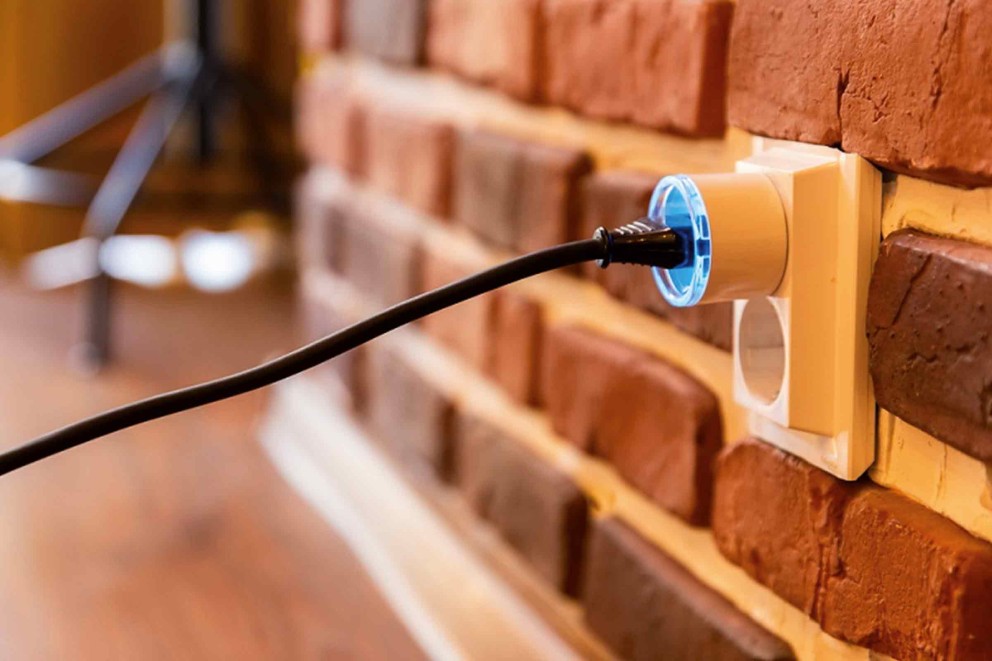 Plus & Plug: Shelly S Stecker Plus & Plug: Shelly S Stecker