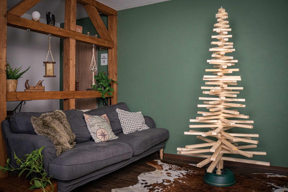 Künstlicher Weihnachtsbaum aus Holz - sofort lieferbar 