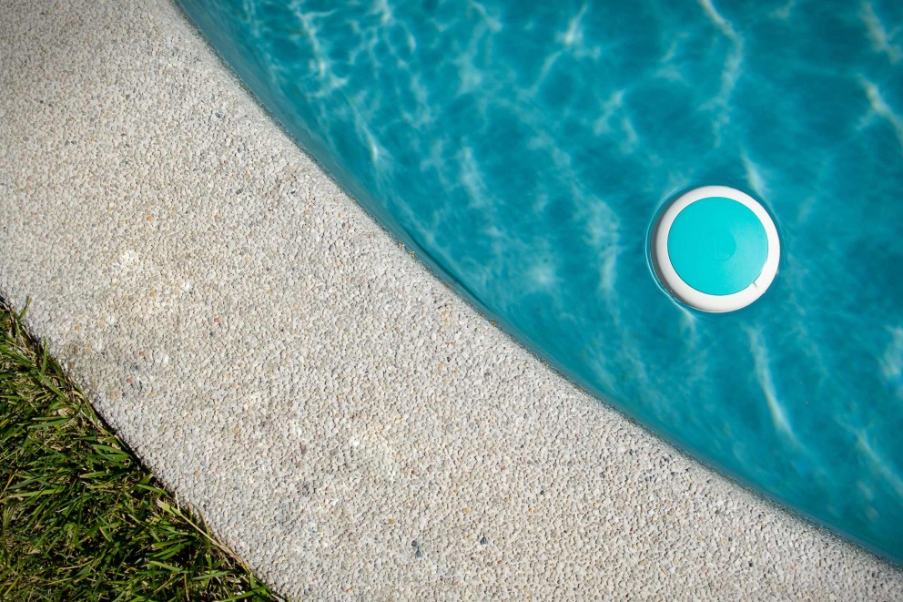 ICO Poolsensor im Pool ICO Poolsensor im Pool