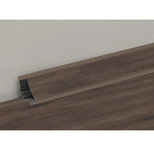 Sockelleiste aus Holzwerkstoff an einer Wand montiert