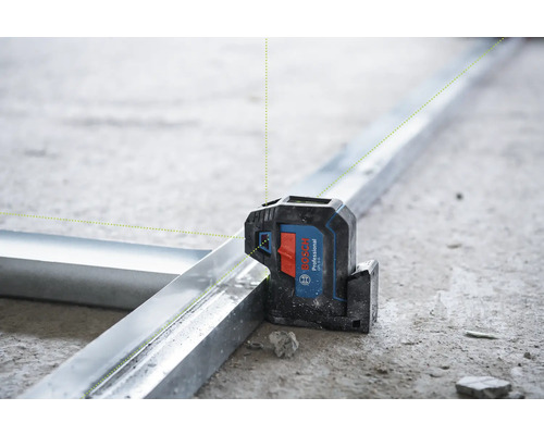 Bosch Logo. Punktlaser auf Metallprofil mit Laserstrahlen.