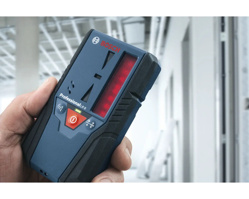 Bosch Logo. Bosch Professional LR 6 Linienlaser Empfänger in Hand