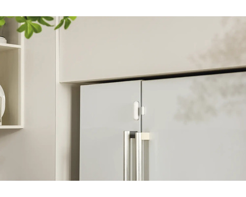 Detailansicht eines Kuehlschranks mit Kuehlschranktuerkontakt