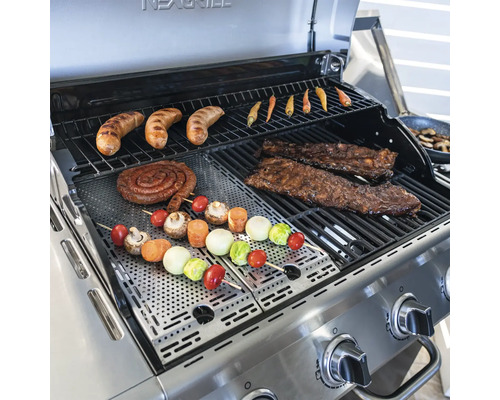 Nexgrill Grill mit Würstchen, Gemüse und Fleisch