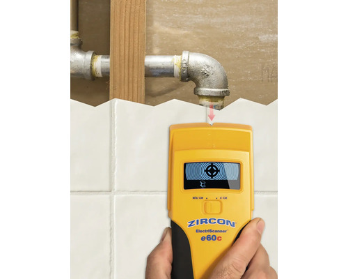 Ein gelber Zircon ElectriScanner e60c wird zum Aufspüren von Metallrohren verwendet.