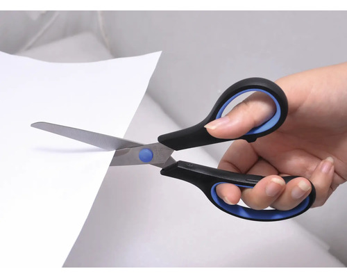 Schere schneidet Papier