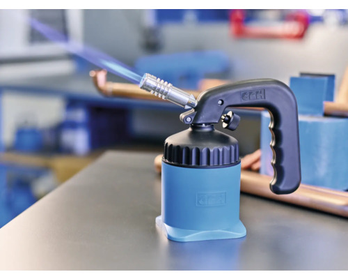 Lötlampe mit Flamme