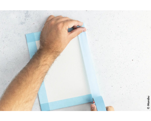Abkleben einer Leinwand mit Kreppband