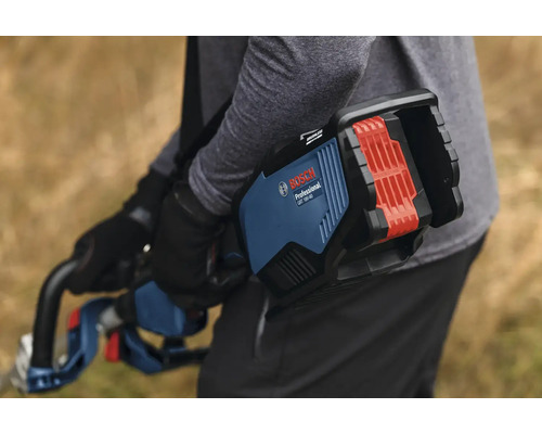 Bosch Professional GRT 18V-40 Akku-Rasentrimmer im Einsatz